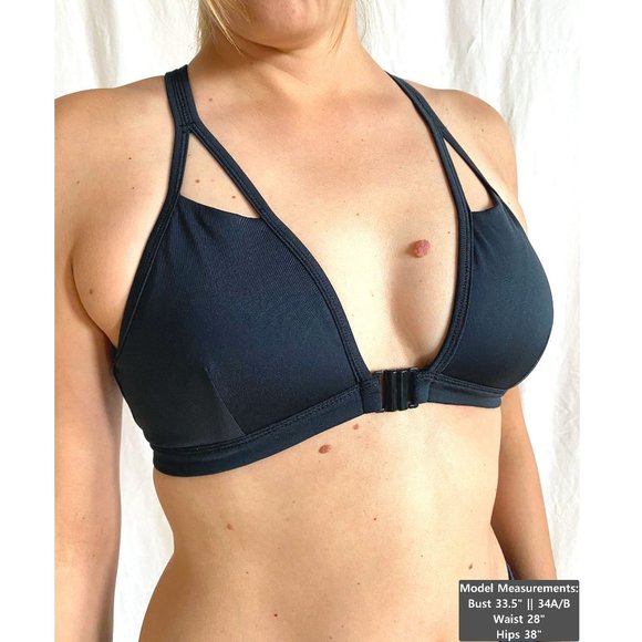 🔥 SALE 🔥 UO Strappy Front Clasp Sports Bra - Picture 1 of 6